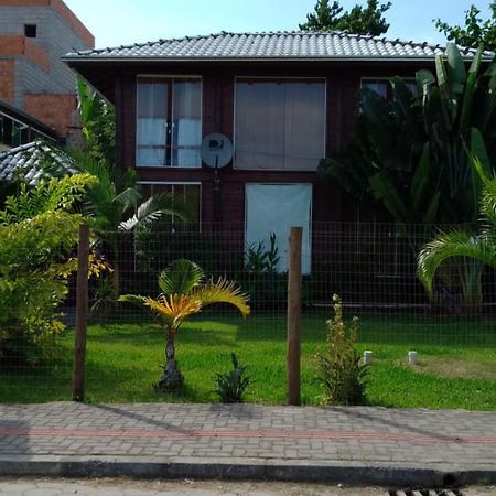 Casa Alquiler En Bombas Bombinhasヴィラ エクステリア 写真